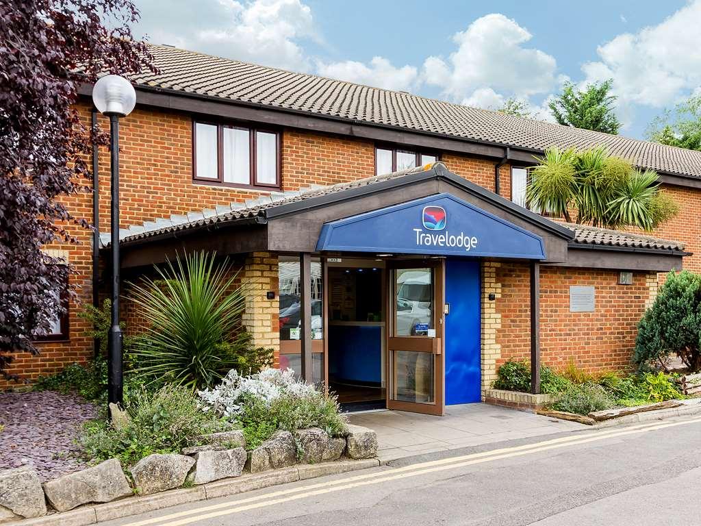 Travelodge London Wimbledon Morden Morden  Kültér fotó