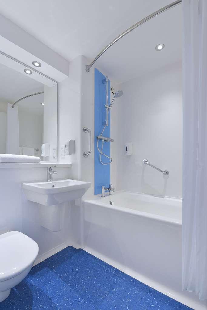 Travelodge London Wimbledon Morden Morden  Szoba fotó
